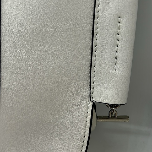 Stuart Weitzman NWT Off White Calf Leather Small Dorian Crossbody Bag Purse 🌸🌸 - Picture 5 of 12